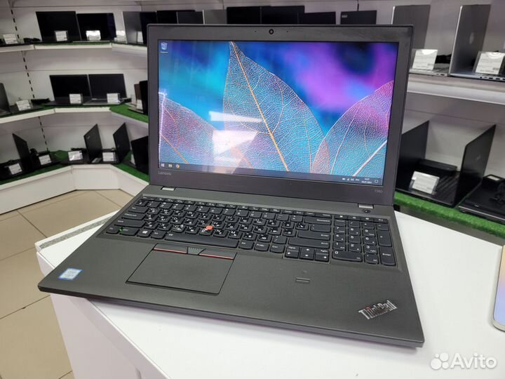 Ноутбук Lenovo i5-6300U 8GB DDR4 256GB SSD