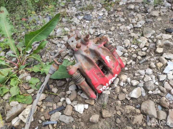 Тормозной суппорт задний правый Seat Toledo