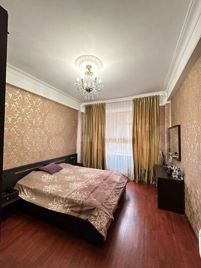 2-к. квартира, 85 м², 8/10 эт.