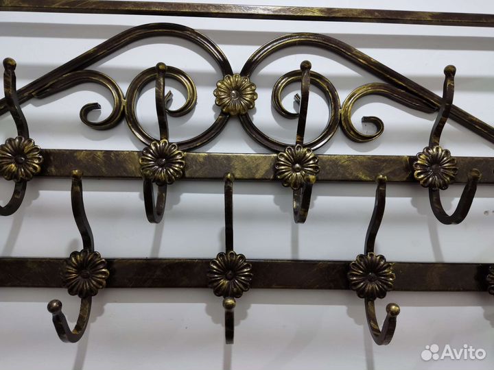 Вешалка кованая настенная