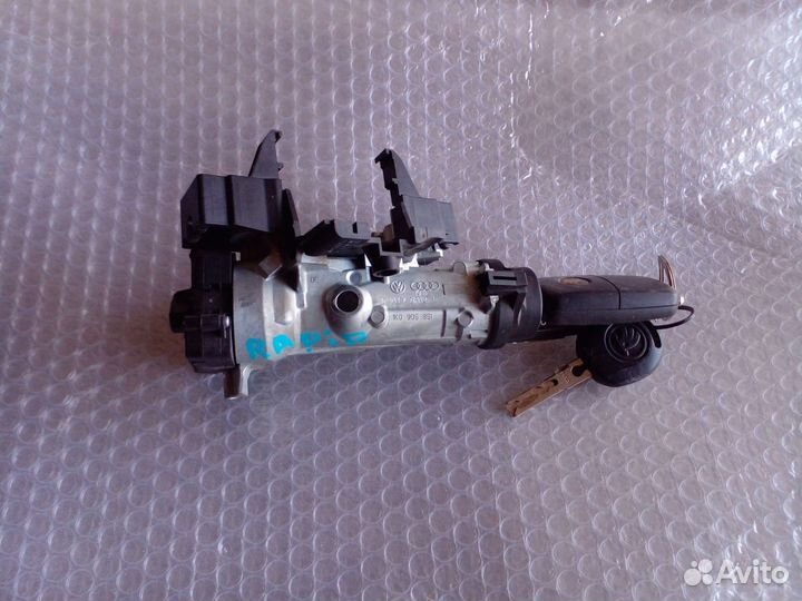 Замок зажигания Skoda Rapid 2018 год