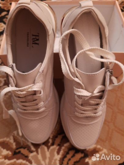 Кроссовки из натуральной кожи