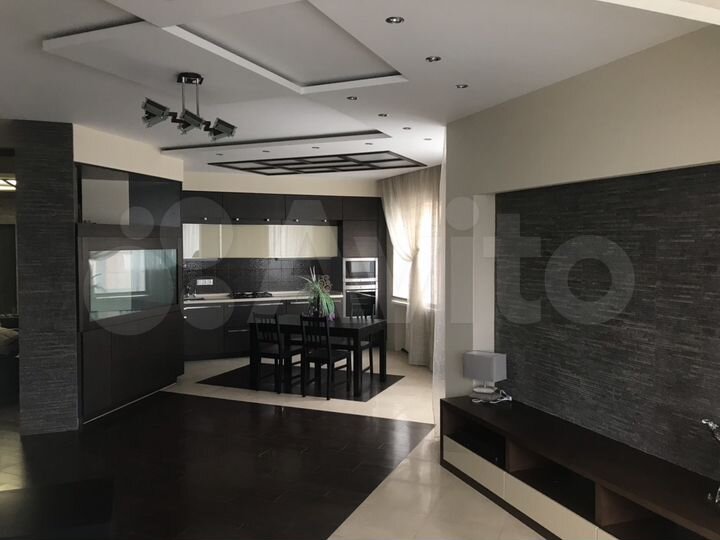 2-к. квартира, 76 м², 8/10 эт.