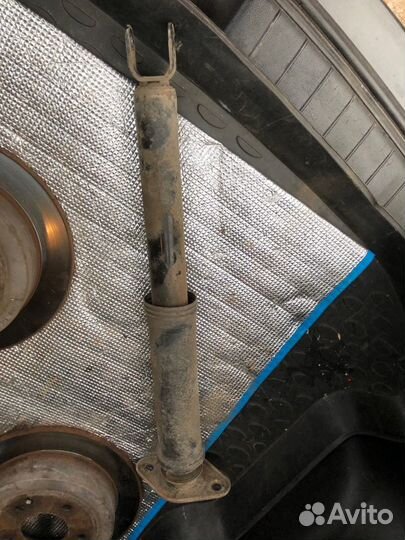 Задний Амортизатор (ssangyong 2013)