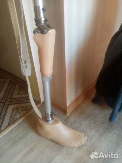 Протез бедра правой ноги
