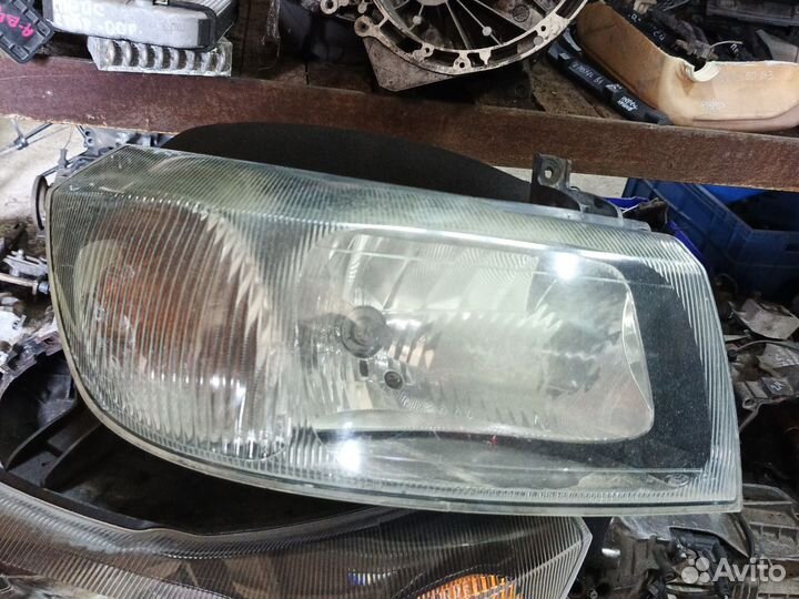 Передние фары Форд Транзит 00-06 г