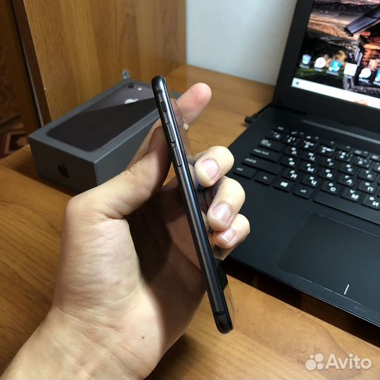 iPhone 8, 64 ГБ