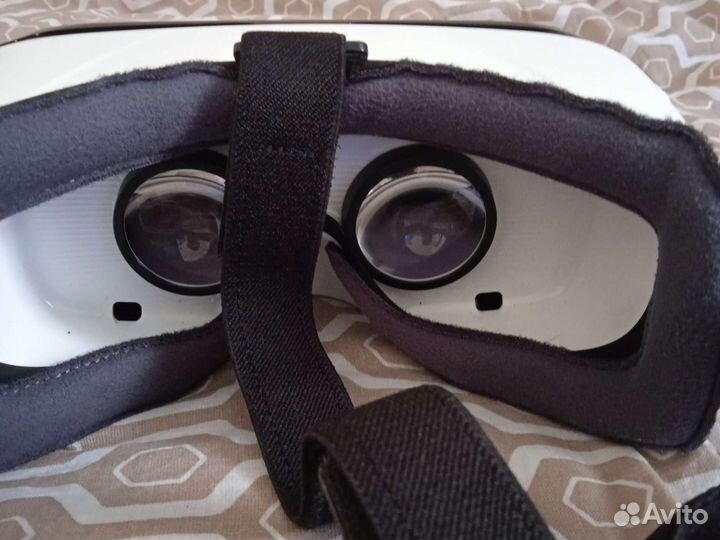 Очки виртуальной реальности Samsung Gear VR