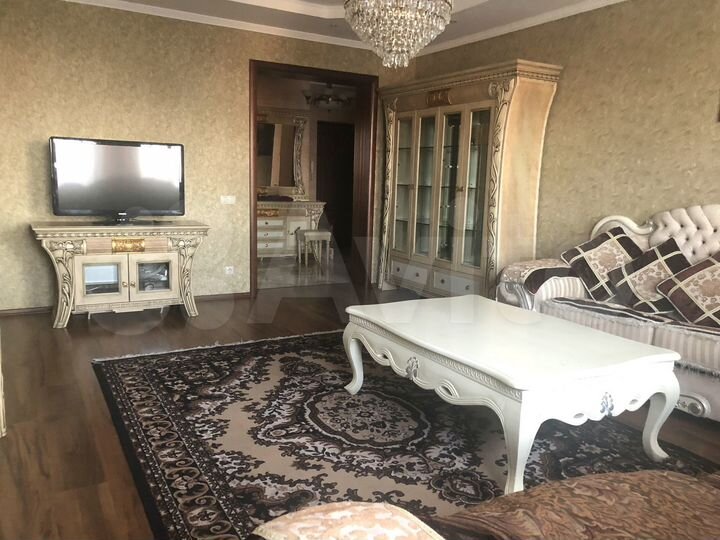 2-к. квартира, 92 м², 7/10 эт.