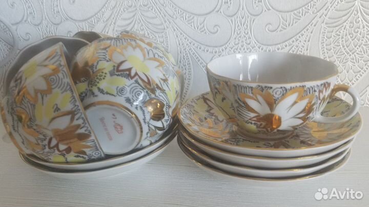 Чашки с позолотой фарфоровые лфз