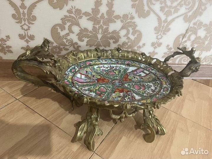 Ваза бронзовая