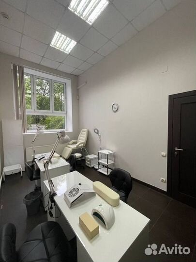 Аренда рабочего места мастера маникюра