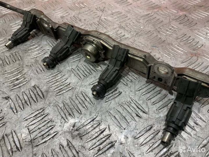 Форсунка топливная Toyota Corolla ZZE121 3ZZ-FE