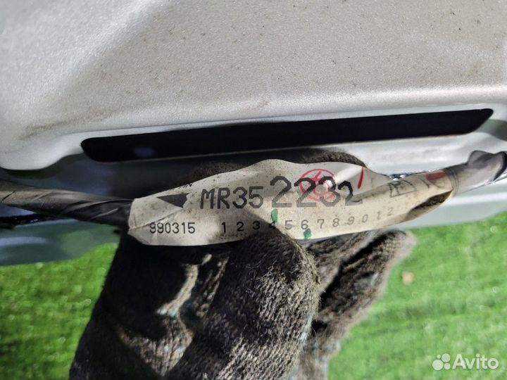 Коса двери багажника на Mitsubishi Pajero Io