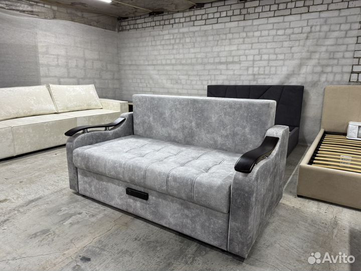 Диван гранд на металлическом каркасе