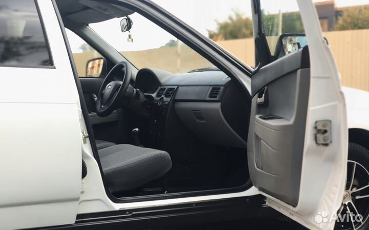 LADA Priora 1.6 МТ, 2013, 200 000 км