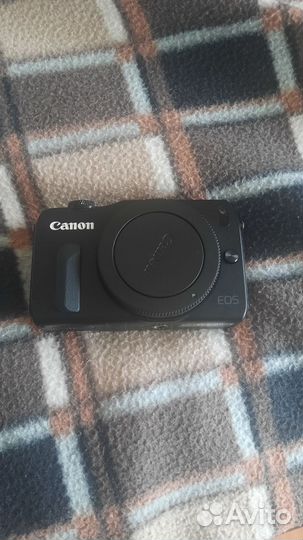 Canon EOS M