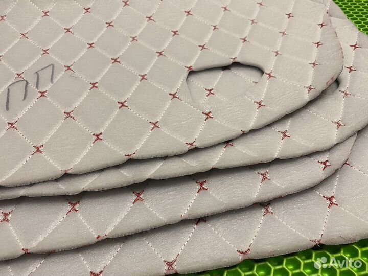 Вставки в дверные карты авто