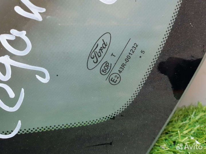 Стекло кузовное глухое заднее Ford Focus 2