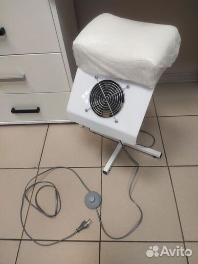 Педикюрная подставка с пылесосом