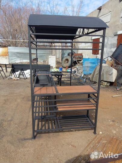 Мангал с крышей