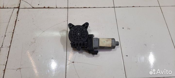 Моторчик стеклоподъемника задний правый