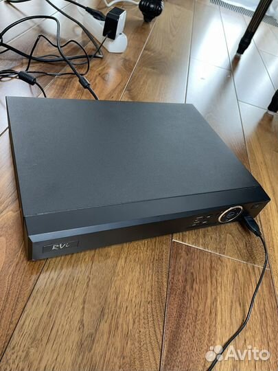 Видеорегистратор RVi -R04LB-PRO и монитор Samsung