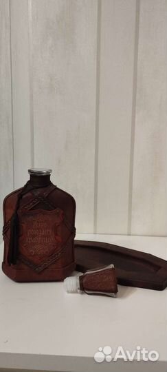 Штоф, графин в коже