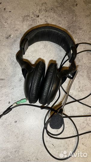Наушники с микрофоном
