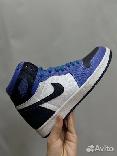 Кроссовки Nike Air Jordan 1