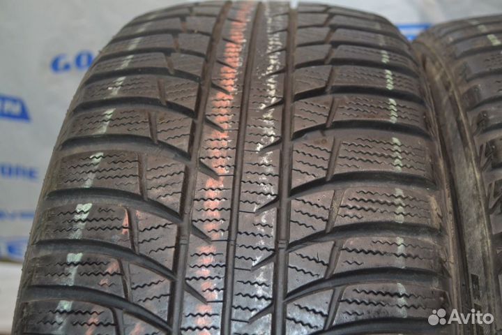 Bridgestone Blizzak LM-001 235/45 R18 98V
