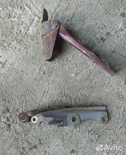 Петли капота Mitsubishi Space Wagon