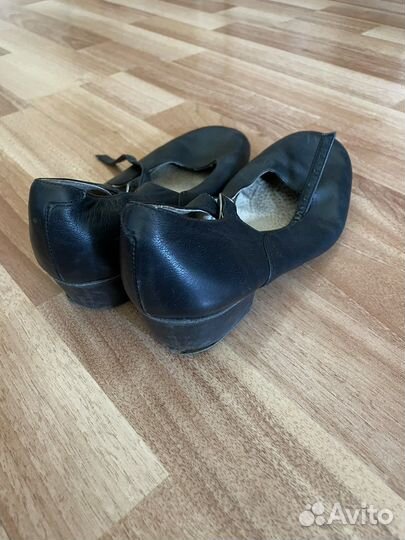 Джазовки, народные туфли, купальник, юбка