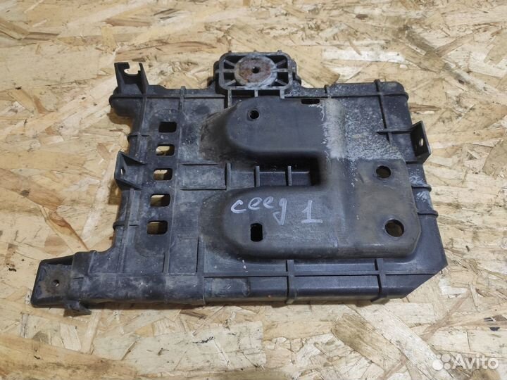 Площадка акб Kia Ceed ED