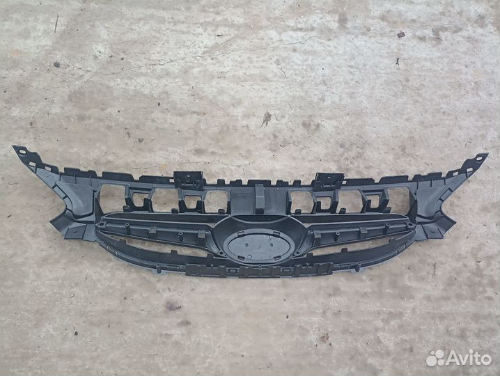 Решетка радиатора Hyundai Solaris 86351-1R000