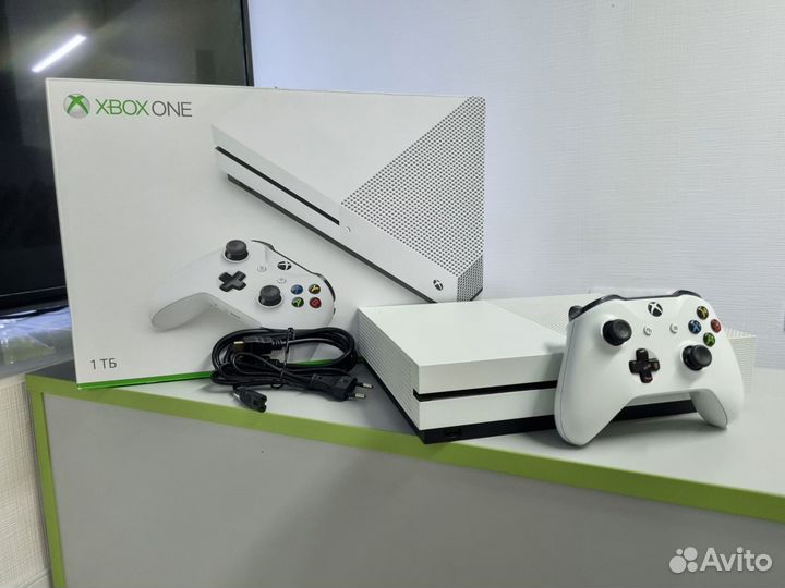 Игровые приставки Xbox One / One S / One X
