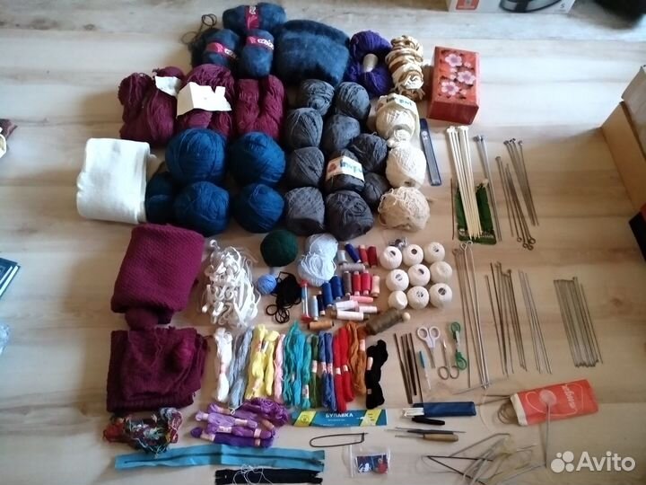 Пряжа, нитки, мулине, спицы, крючки для вязания