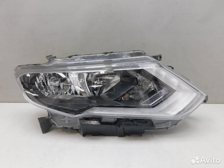 Фара правая Nissan X-Trail