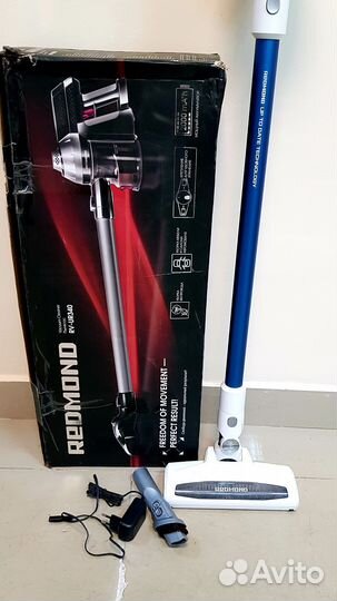 Вертикальный пылесос Redmond