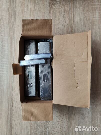 Дверная ручка левая универсальная с подсветкой