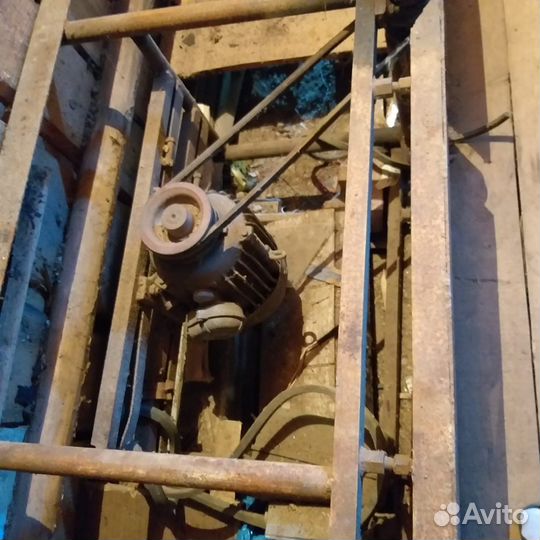 Строгальный станок по дереву