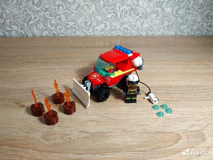 Lego City Fire 60279 Пожарный автомобиль