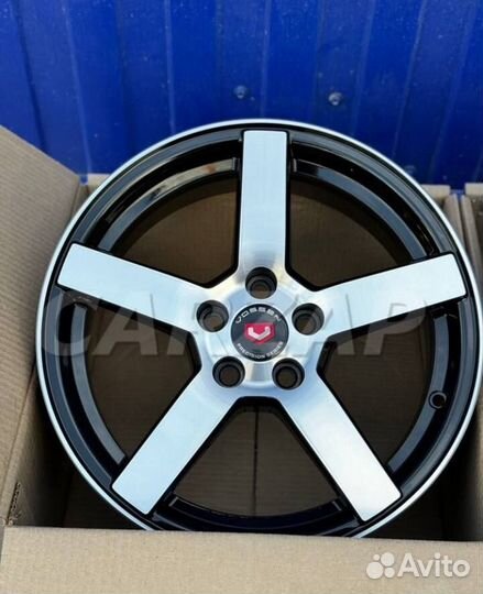 Диски r17 5x114.3 Vossen CV3 черные С полировкой