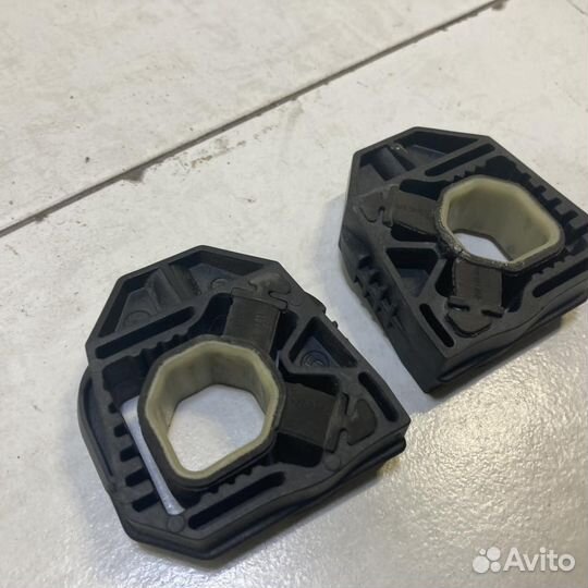 Кронштейн радиатора Volkswagen Passat CC 358