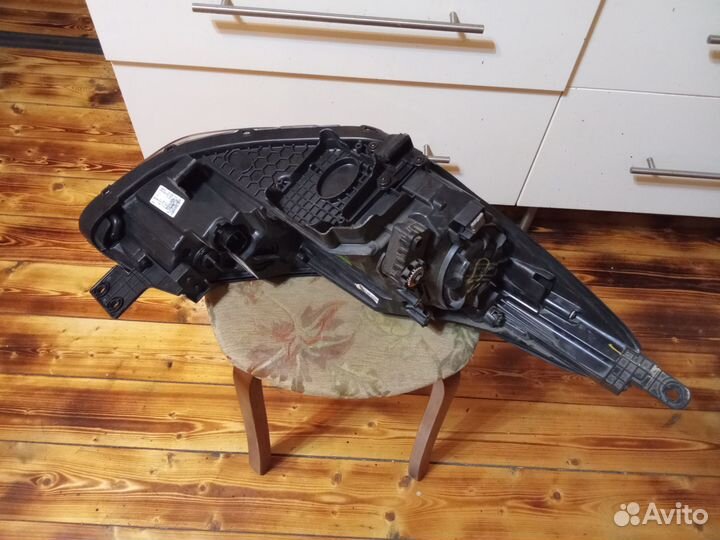 Фара передня левая Kia Sportage 4 92101F1010