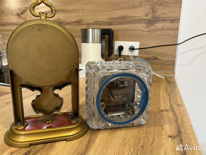 Часы настольные янтарь,маяк в хрусталь СССР