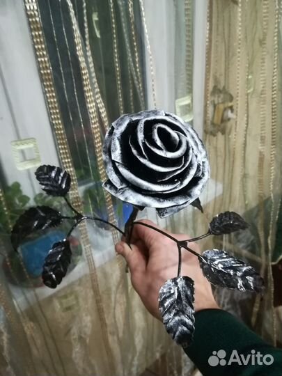 Кованные Розы ручной работы
