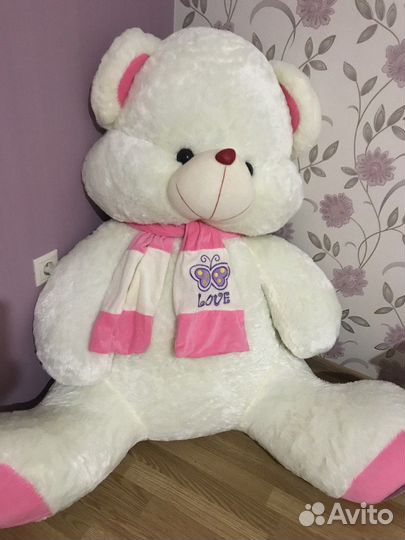 Большой плюшевый мишка