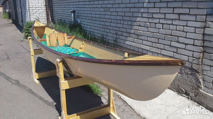 Лодка каноэ