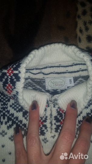 Зимняя шапка 46-48,шарф,свитер